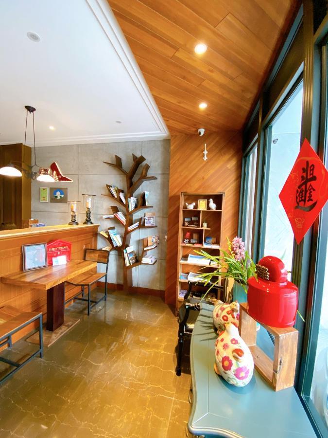Homie B&B Hualien Extérieur photo